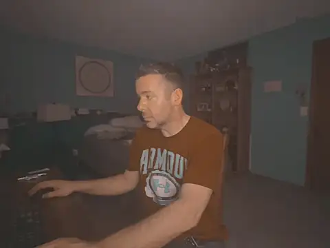 chrisw8140 online show from 06/14/26, 07:43