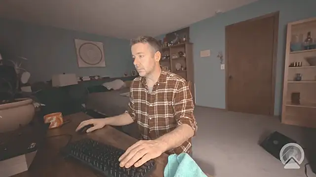 chrisw8140 online show from 06/18/26, 05:51