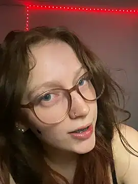 Snapshot of YoungLisaa18 chatting on 03/09/26, 08:13 YoungLisaa18 online show from 03/09/26, 08:13