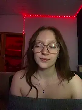 Snapshot of YoungLisaa18 chatting on 03/10/26, 07:52 YoungLisaa18 online show from 03/10/26, 07:52