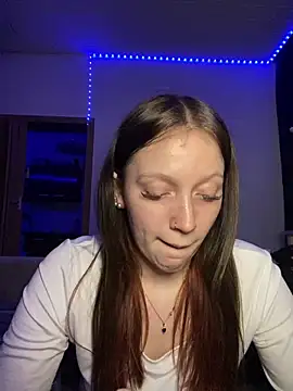 Snapshot of YoungLisaa18 chatting on 03/12/26, 08:04 YoungLisaa18 online show from 03/12/26, 08:04