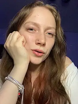 Snapshot of YoungLisaa18 chatting on 03/25/26, 07:53 YoungLisaa18 online show from 03/25/26, 07:53