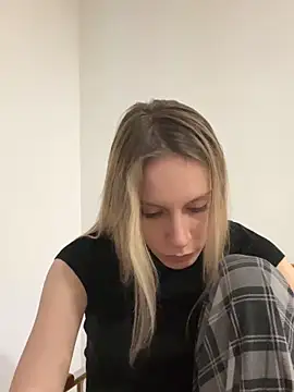 Snapshot of cherry25 chatting on 01/16/26, 03:38 cherry25 online show from 01/16/26, 03:38