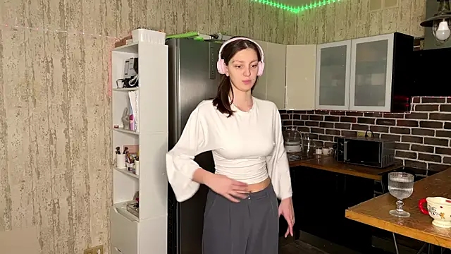 Snapshot of ChrisAmott chatting on 02/11/26, 04:12 ChrisAmott online show from 02/11/26, 04:12