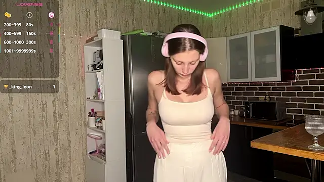 Snapshot of ChrisAmott chatting on 02/12/26, 04:02 ChrisAmott online show from 02/12/26, 04:02