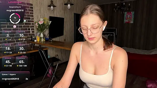 Snapshot of ChrisAmott chatting on 03/05/26, 04:03 ChrisAmott online show from 03/05/26, 04:03