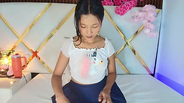 Real virgin Pussy online show from 06/19/26, 06:56