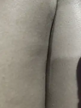 Snapshot of Bee_babie chatting on 01/12/26, 05:40 Bee babie online show from 01/12/26, 05:40