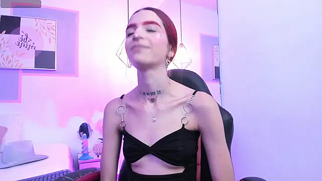 Snapshot of april_jones05 chatting on 02/02/26, 12:37 april jones05 online show from 02/02/26, 12:37