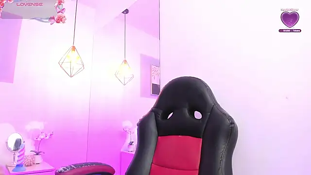 Snapshot of april_jones05 chatting on 02/19/26, 12:01 april jones05 online show from 02/19/26, 12:01