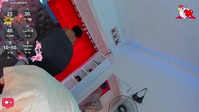 Snapshot of valeria_19x chatting on 06/26/26, 03:05 valeria 19x online show from 06/26/26, 03:05