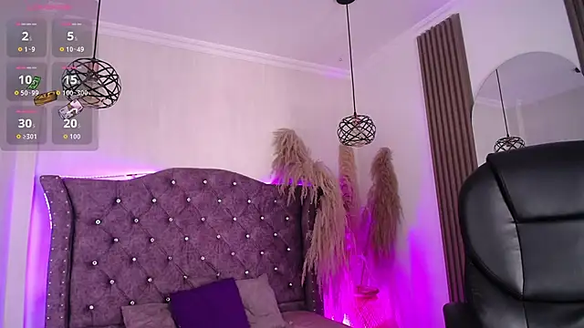 Violet Collins1 online show from 06/04/26, 09:43