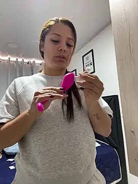 Pretty  Milf online show from 05/01/26, 03:16