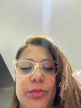 Pretty  Milf online show from 06/21/26, 04:53