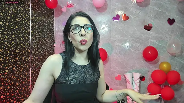 adellelennoxx online show from 02/17/26, 08:44