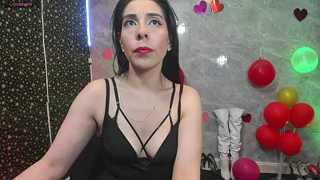 adellelennoxx online show from 02/18/26, 08:43