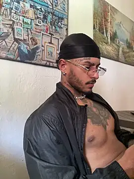 Snapshot of liyamjunior chatting on 03/13/26, 05:41 liyamjunior online show from 03/13/26, 05:41