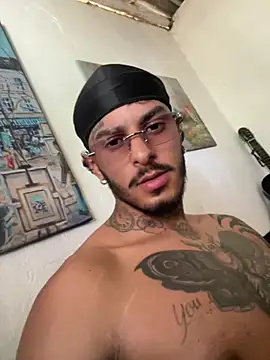 Snapshot of liyamjunior chatting on 03/16/26, 05:39 liyamjunior online show from 03/16/26, 05:39