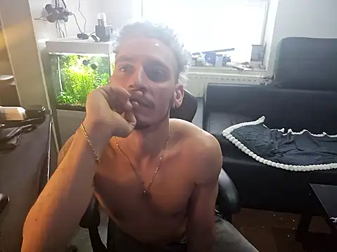 Rayzel White online show from 01/13/26, 12:21