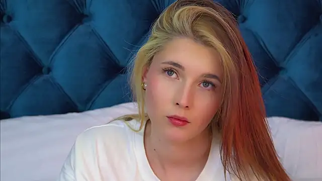 VanessaCelesti online show from 04/29/26, 09:13