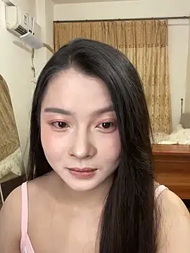 Snapshot of shuzhen66 chatting on 05/17/26, 12:12 shuzhen66 online show from 05/17/26, 12:12