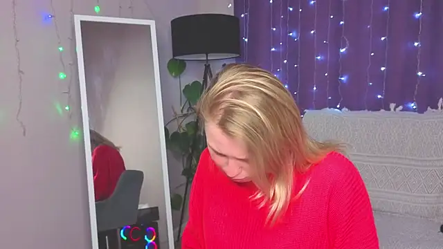 Snapshot of Sweet_M1la chatting on 02/02/26, 04:55 Sweet M1la online show from 02/02/26, 04:55