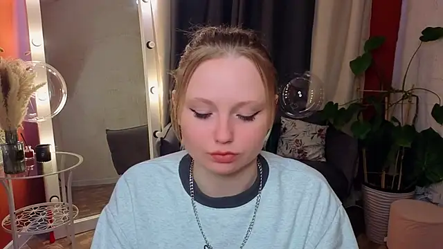 Snapshot of Sweet_M1la chatting on 02/25/26, 10:36 Sweet M1la online show from 02/25/26, 10:36