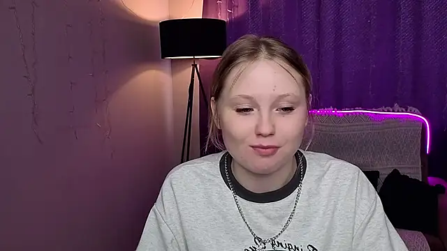 Snapshot of Sweet_M1la chatting on 02/28/26, 10:27 Sweet M1la online show from 02/28/26, 10:27