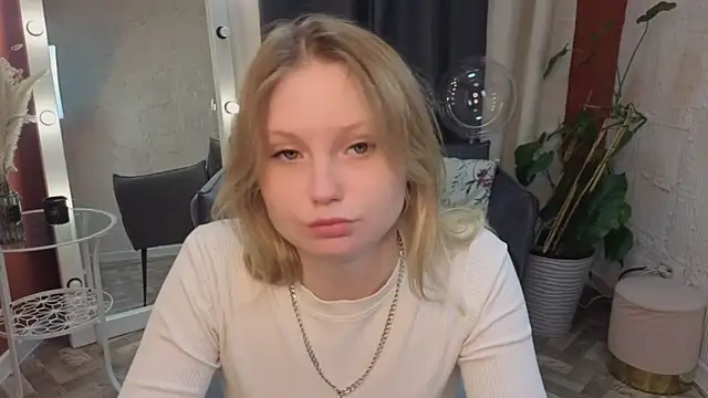 Snapshot of Sweet_M1la chatting on 03/01/26, 11:45 Sweet M1la online show from 03/01/26, 11:45