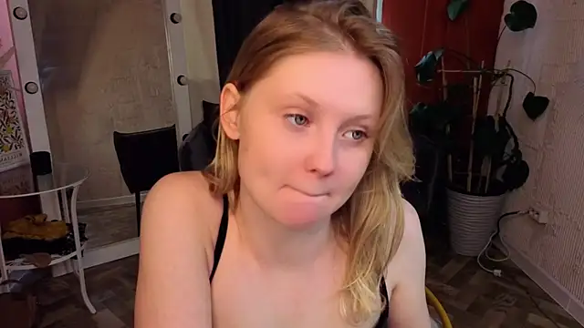 Snapshot of Sweet_M1la chatting on 03/18/26, 07:22 Sweet M1la online show from 03/18/26, 07:22