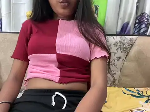 Snapshot of Brown-beauty chatting on 07/24/26, 03:04 Brown-beauty online show from 07/24/26, 03:04