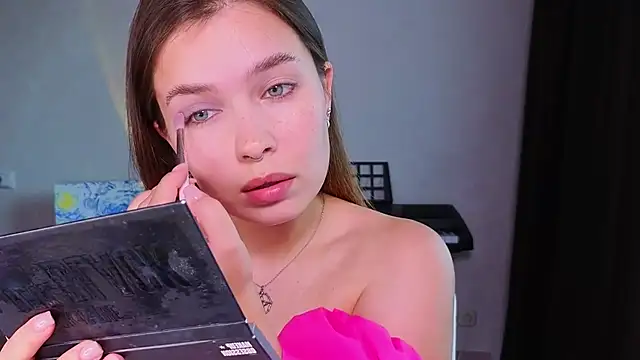 Catherine Karis online show from 06/26/26, 12:20
