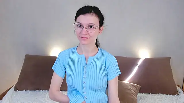 ThoraMarola online show from 05/03/26, 04:29