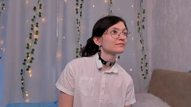 ThoraMarola online show from 06/25/26, 11:15