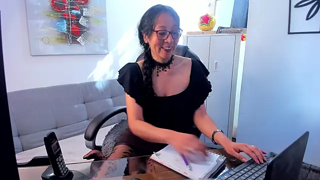 loretta fraser online show from 06/11/26, 01:31