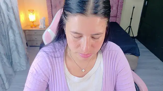 Snapshot of keileen_luna chatting on 05/15/26, 08:05 keileen luna online show from 05/15/26, 08:05