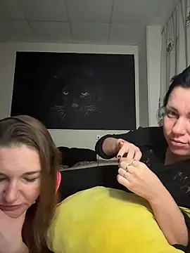 Snapshot of _Mila_Love chatting on 02/17/26, 04:24 Mila Love online show from 02/17/26, 04:24