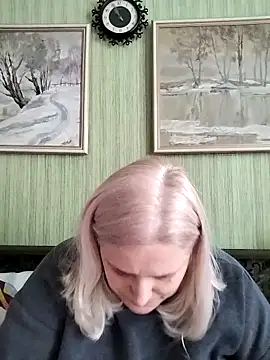 Snapshot of NyushaLollipop chatting on 02/13/26, 08:54 NyushaLollipop online show from 02/13/26, 08:54