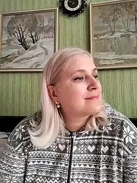 Snapshot of NyushaLollipop chatting on 02/16/26, 07:59 NyushaLollipop online show from 02/16/26, 07:59