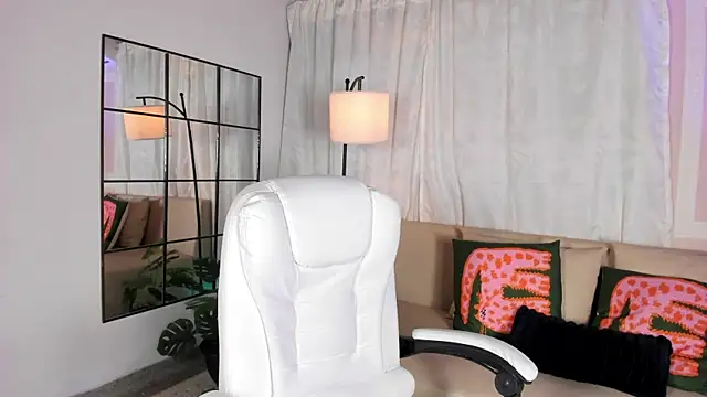 liaamoon  online show from 06/17/26, 12:18
