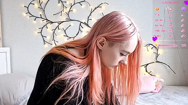 Snapshot of MisaMew chatting on 02/08/26, 09:02 MisaMew online show from 02/08/26, 09:02