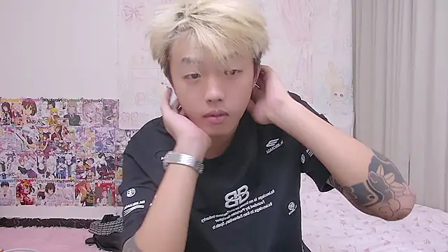 Chocolates-001 online show from 04/28/26, 11:48