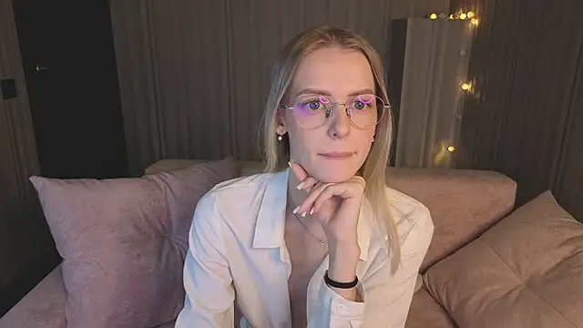 Snapshot of kittie_like18 chatting on 02/04/26, 01:11 kittie like18 online show from 02/04/26, 01:11