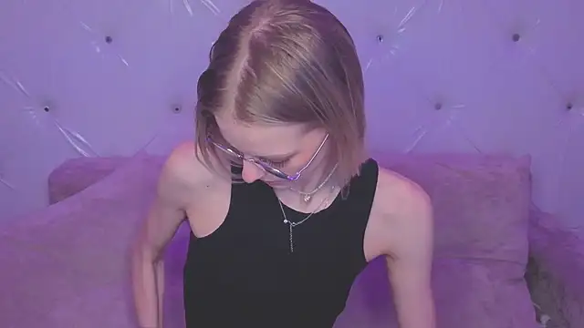 kittie like18 online show from 05/17/26, 12:52