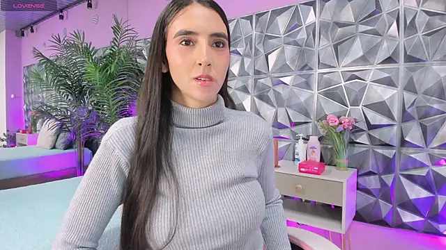 Itzel Geneva online show from 05/14/26, 01:29