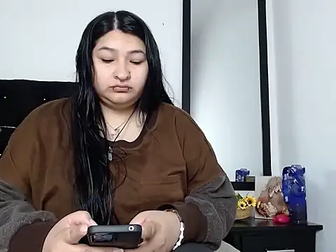 Snapshot of LauraHorny69 chatting on 03/21/26, 12:54 LauraHorny69 online show from 03/21/26, 12:54