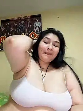 Snapshot of LauraHorny69 chatting on 04/16/26, 09:39 LauraHorny69 online show from 04/16/26, 09:39