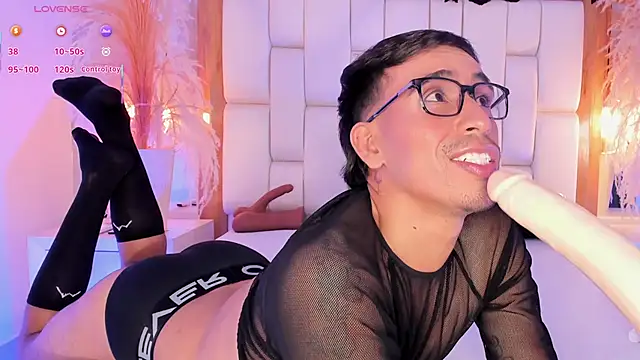 Snapshot of Mr_aronnn_ chatting on 02/08/26, 01:53 Mr aronnn online show from 02/08/26, 01:53