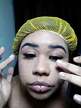 Snapshot of cami__sexy chatting on 02/25/26, 02:43 cami sexy online show from 02/25/26, 02:43