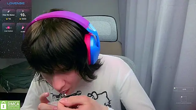 LeonBoykisser online show from 05/26/26, 02:02
